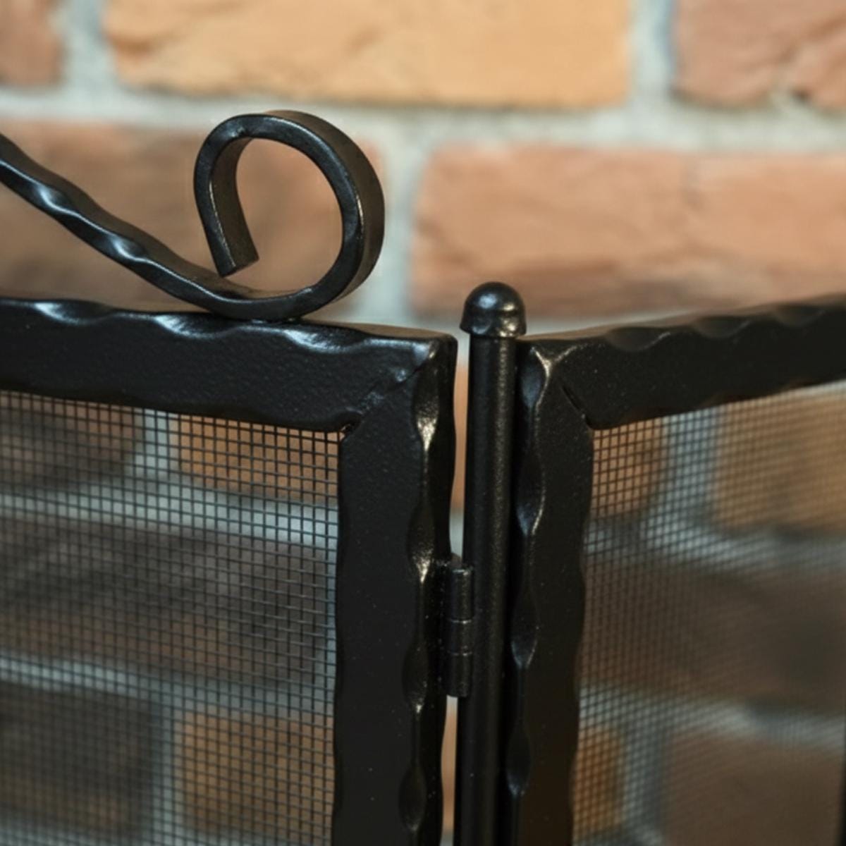Fireplace protective screen black metal mesh barrier for sparks